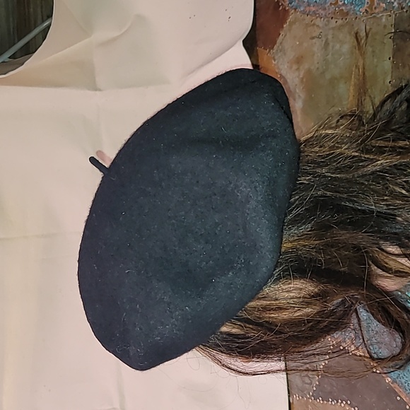 Vintage. 100% Wool beret.  1 size fits most. - Picture 3 of 7